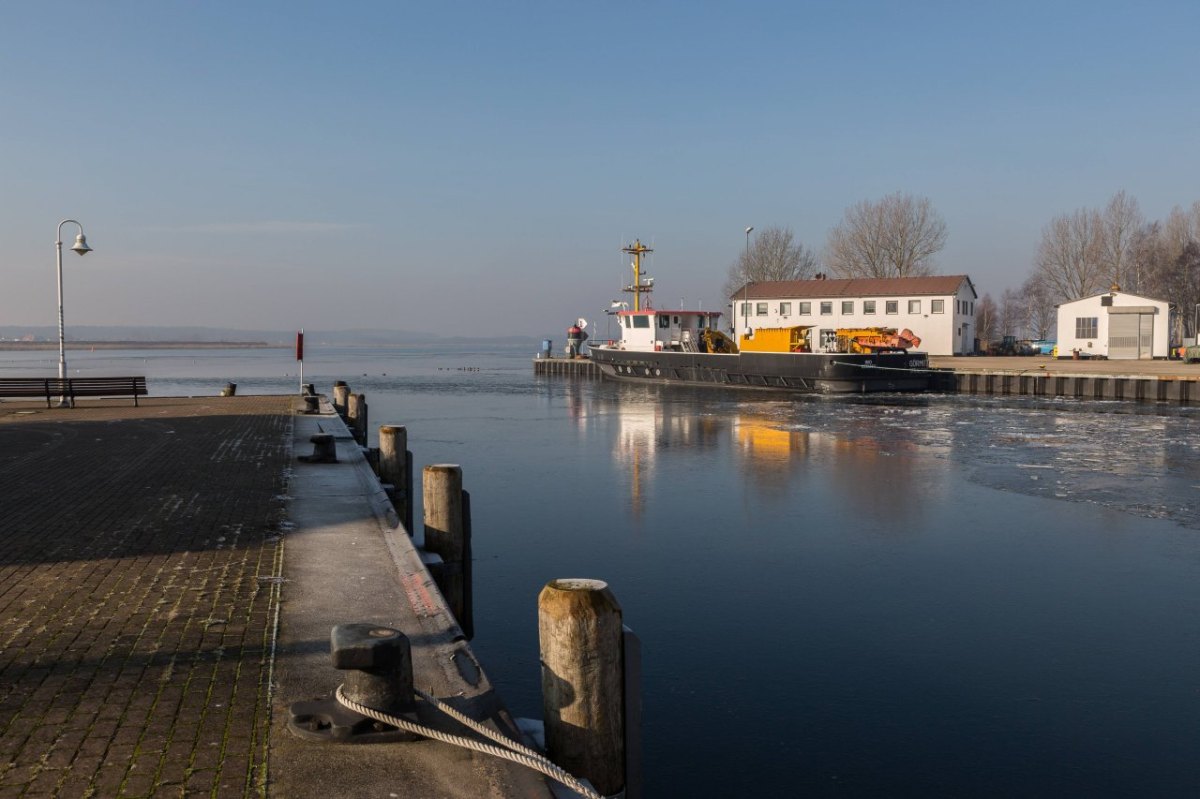 Usedom Hafen Karlshagen.jpg