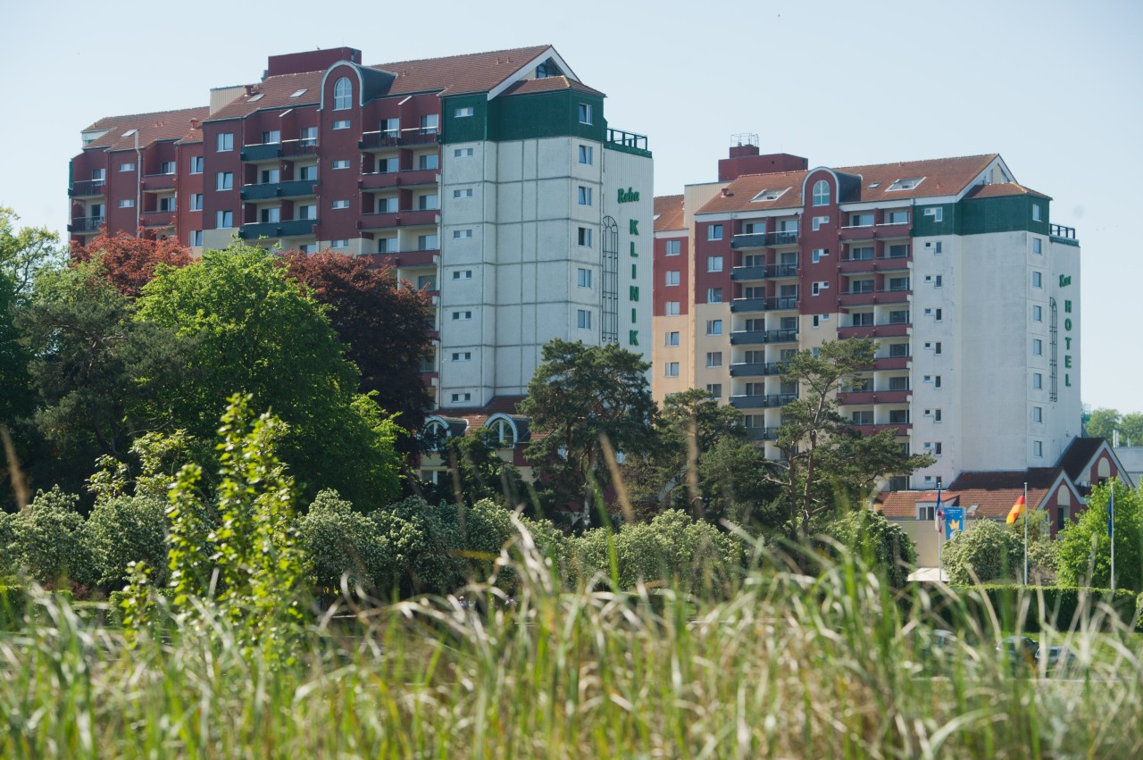 Blick auf die DDR-Plattenbauten der Reha Kurklinik und dem Kurhotel in Heringsdorf.