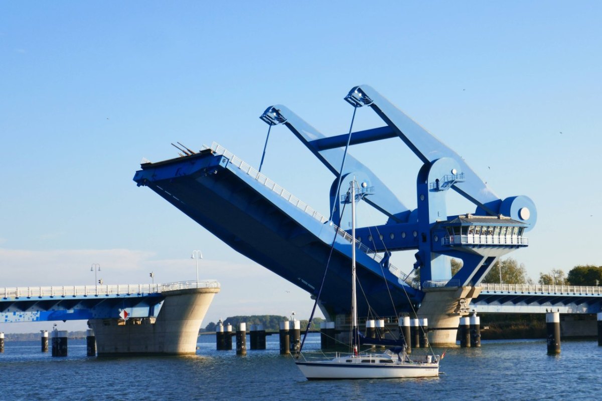 Usedom Wolgast Peenestrom Klappbrücke.jpg