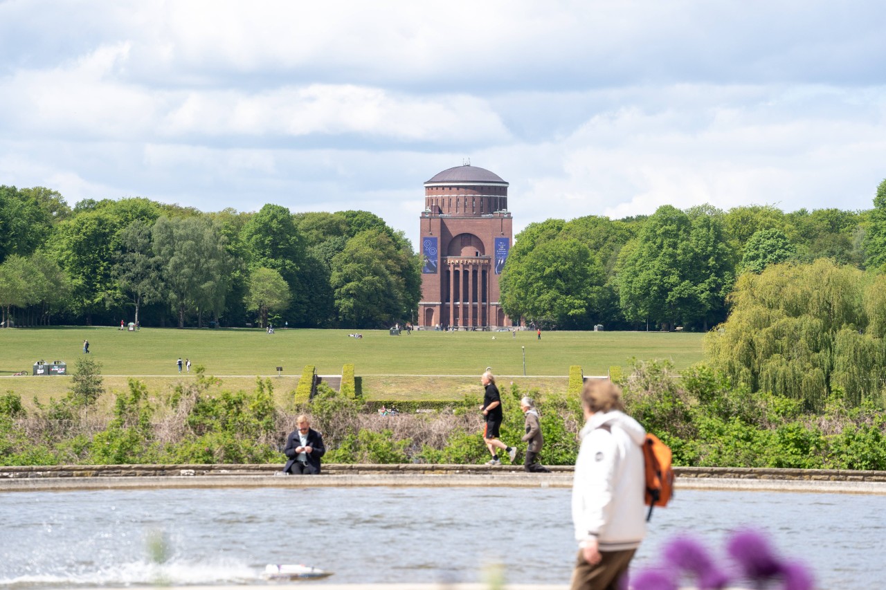 Schon Mitte der kommenden Woche soll Hamburg die 20-Grad-Marke knacken – endlich!