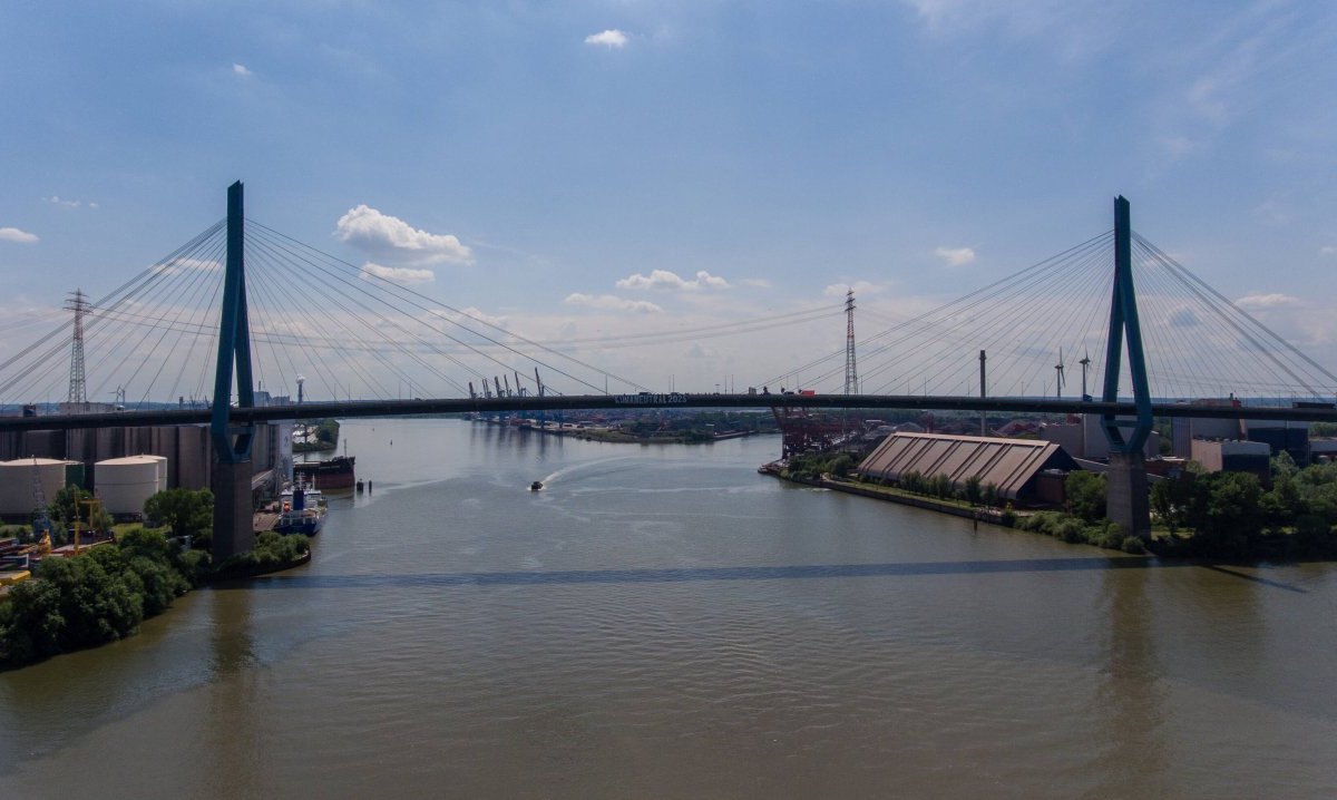 Wetter in Hamburg Köhlbrandbrücke.jpg