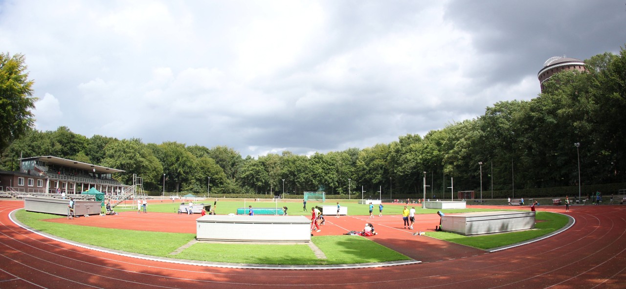 Dunkle Wolken am Wochenende im Stadtpark in Hamburg bei den Leichtathletik Landesmeisterschaften.