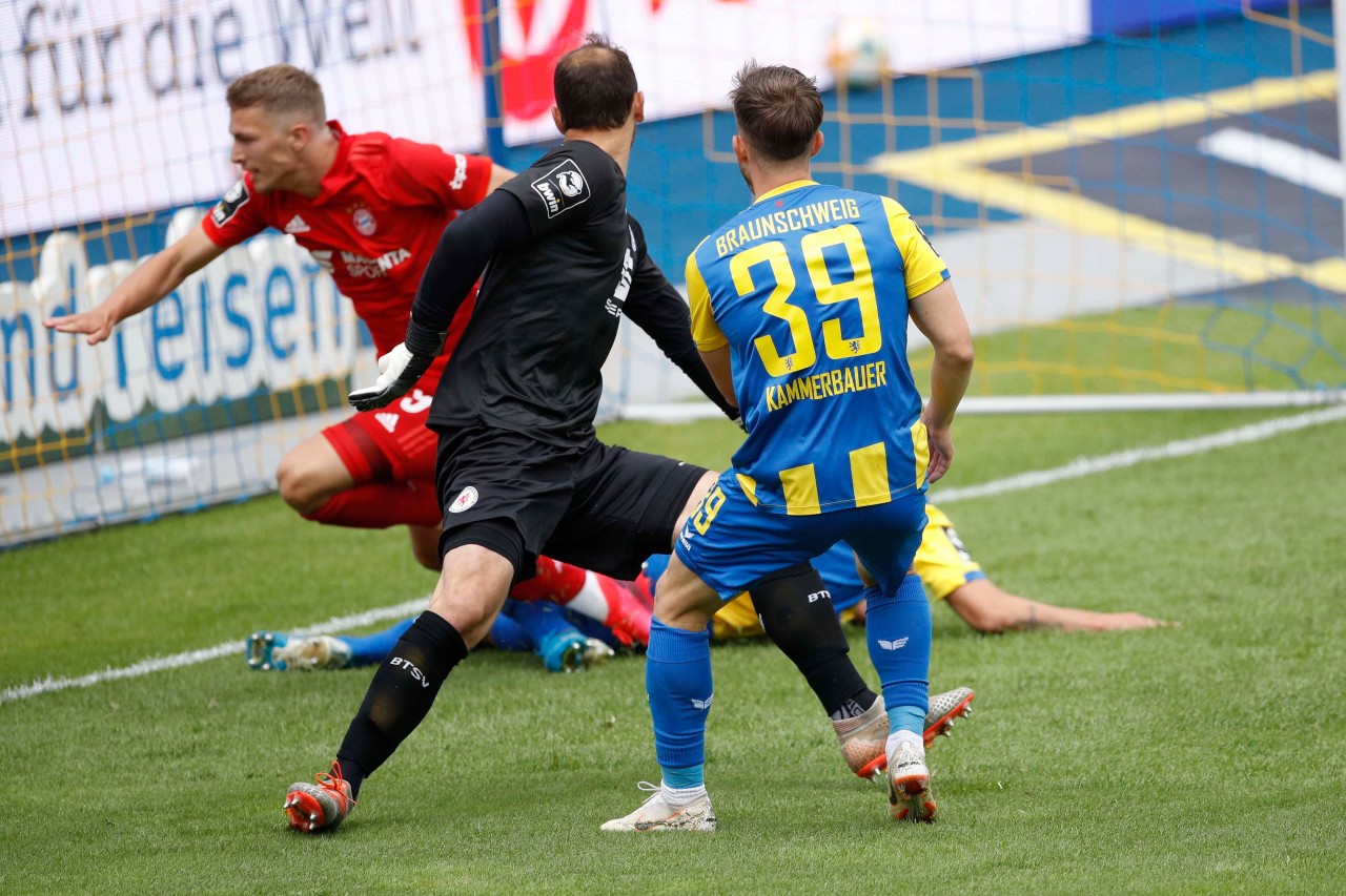 Pech für  Fiete Arp: In dieser Szene traf der Ex-HSV-Star, verletzte sich aber erneut und musste später raus.