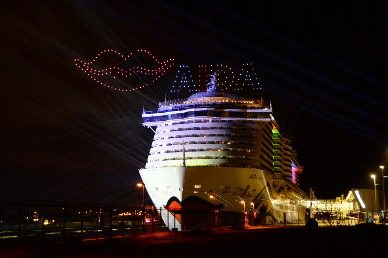 Am 9. April wurde die „Aida Cosma“ feierlich im Hamburger Hafen getauft.