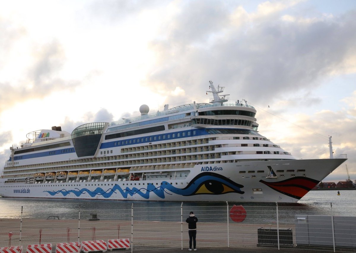 Aida Diva Warnemünde.jpg