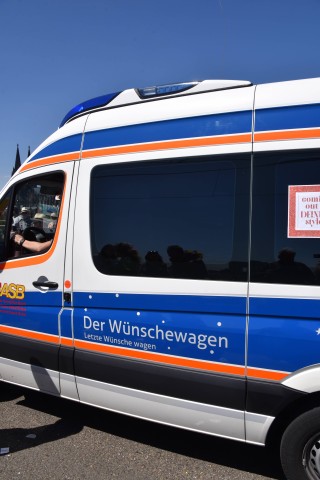 Hamburg: Eine Fahrt mit dem Wünschewagen bringt sterbenskranke Menschen an ihre Sehnsuchtsorte. 