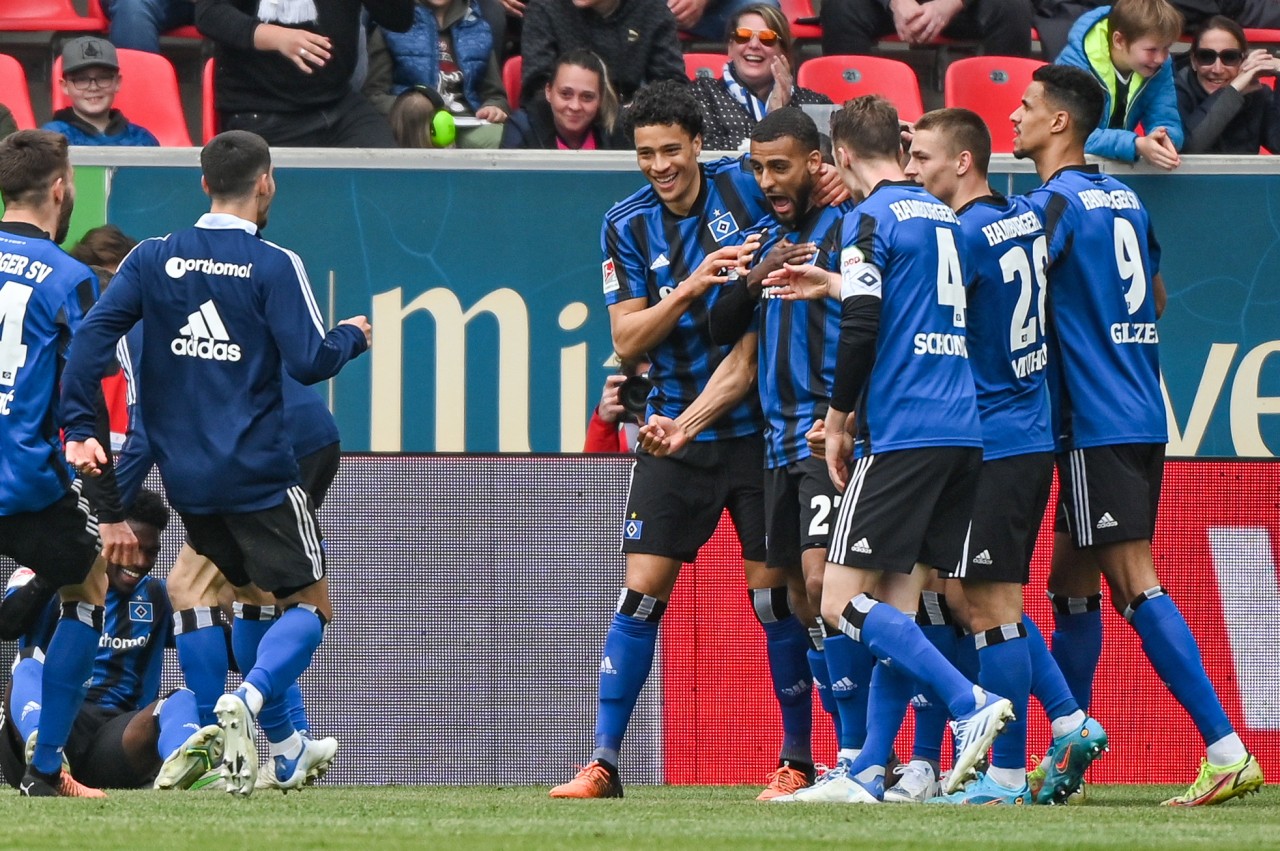 Der Hamburger SV gewinnt den Krimi gegen Jahn Regensburg. 