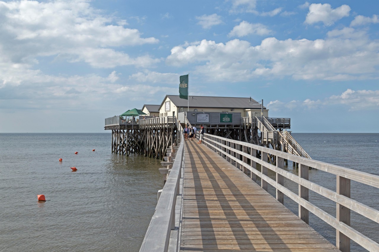 Mehr geht nicht: Die Strandbar 54 in perfekter Lage in der Nordsee bei Sankt Peter-Ording (SPO).