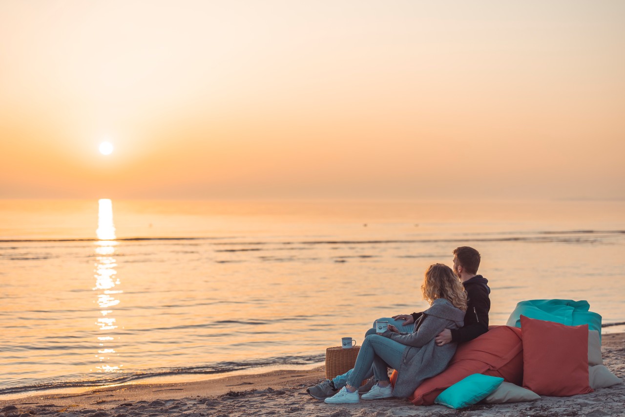 Den ersten Kaffee des Tages können Urlauber in Timmendorfer Strand und Co. umsonst genießen. 