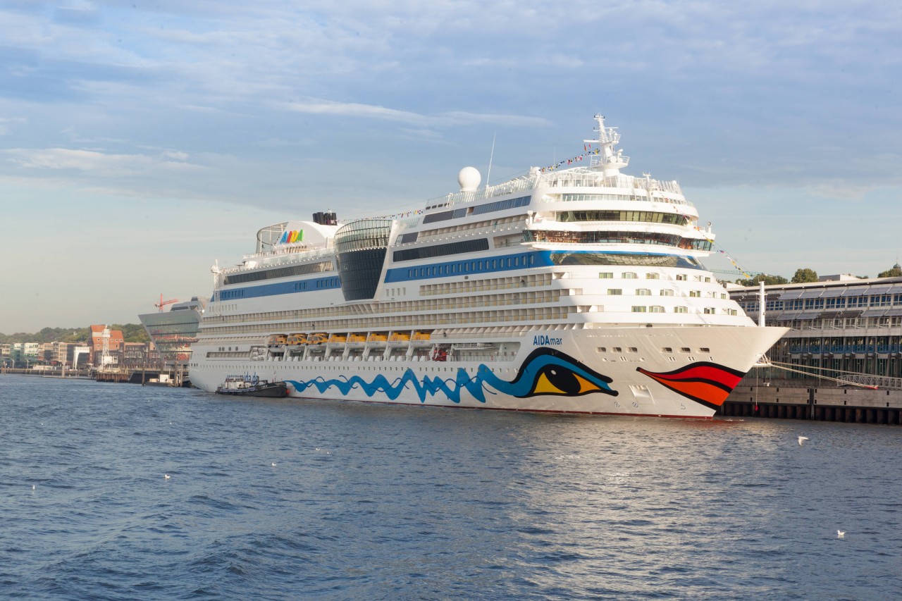 Die „Aida Mar“ glänzt im Jahr ihrer Indienststellung 2012 in der Sonne.