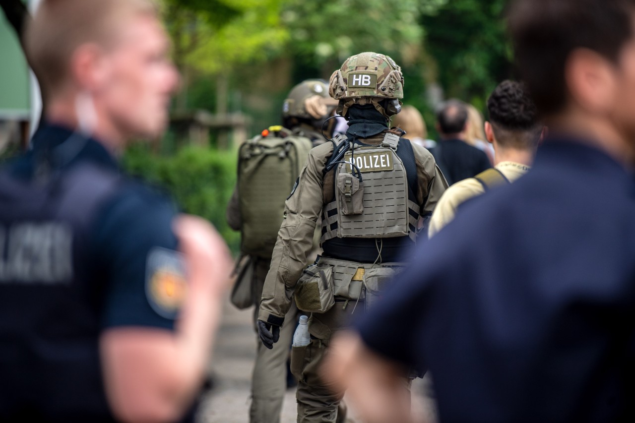 In Bremerhaven hat es am Donnerstagvormittag (19. Mai) Schüsse am Lloyd-Gymnasium gegeben. Der Amok-Alarm-Knopf ist ausgelöst worden.