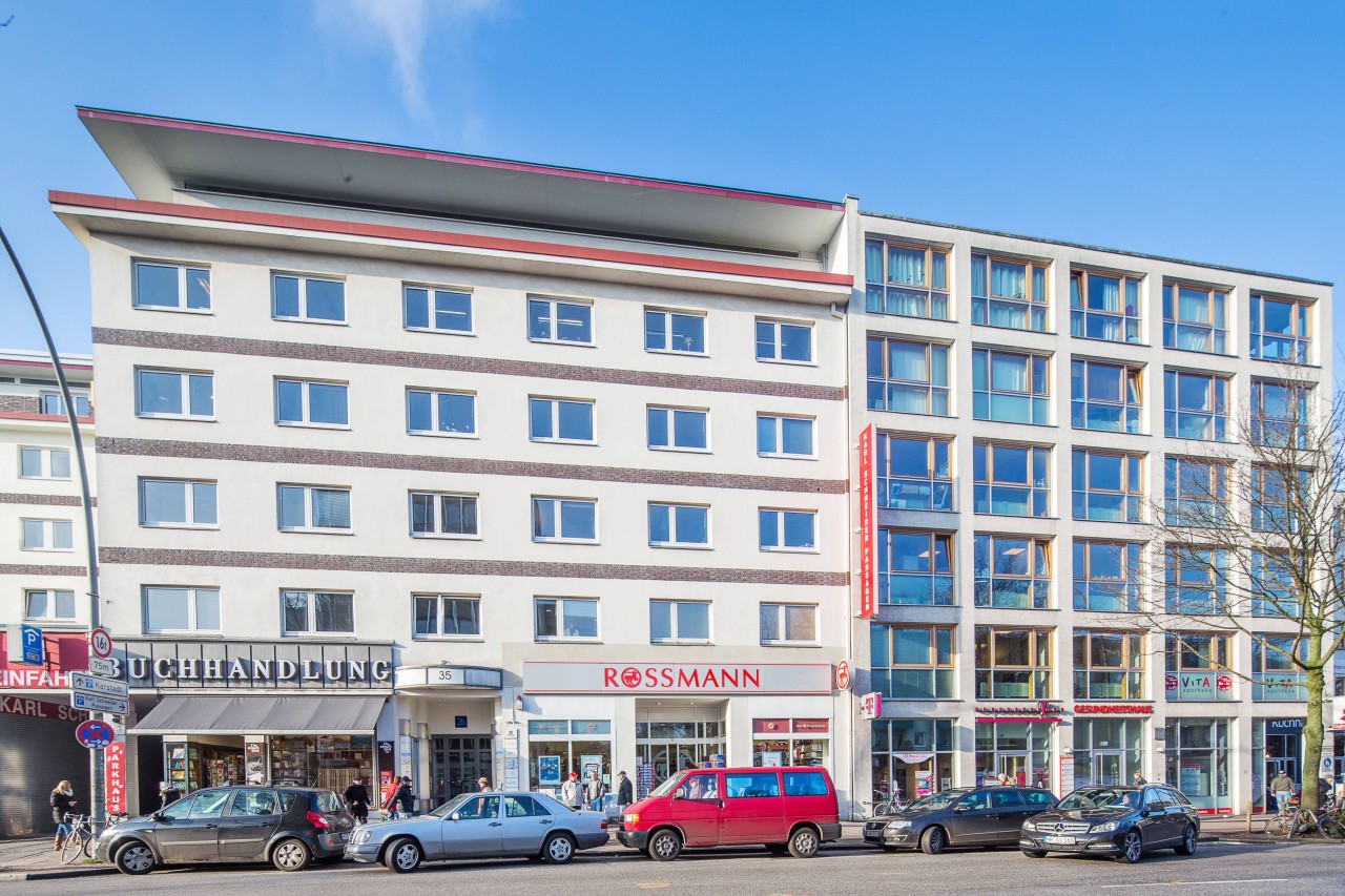 Eingang zu den Karl Schneider Passagen in Hamburg-Eimsbüttel.