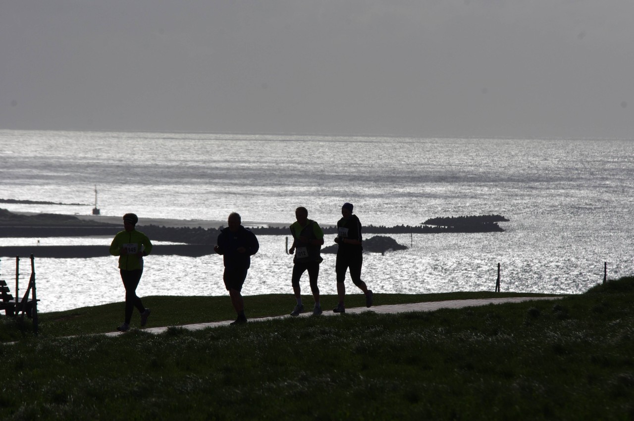 Der Helgoland-Marathon ist jährlich im Mai ein beliebtes Event auf der Insel.