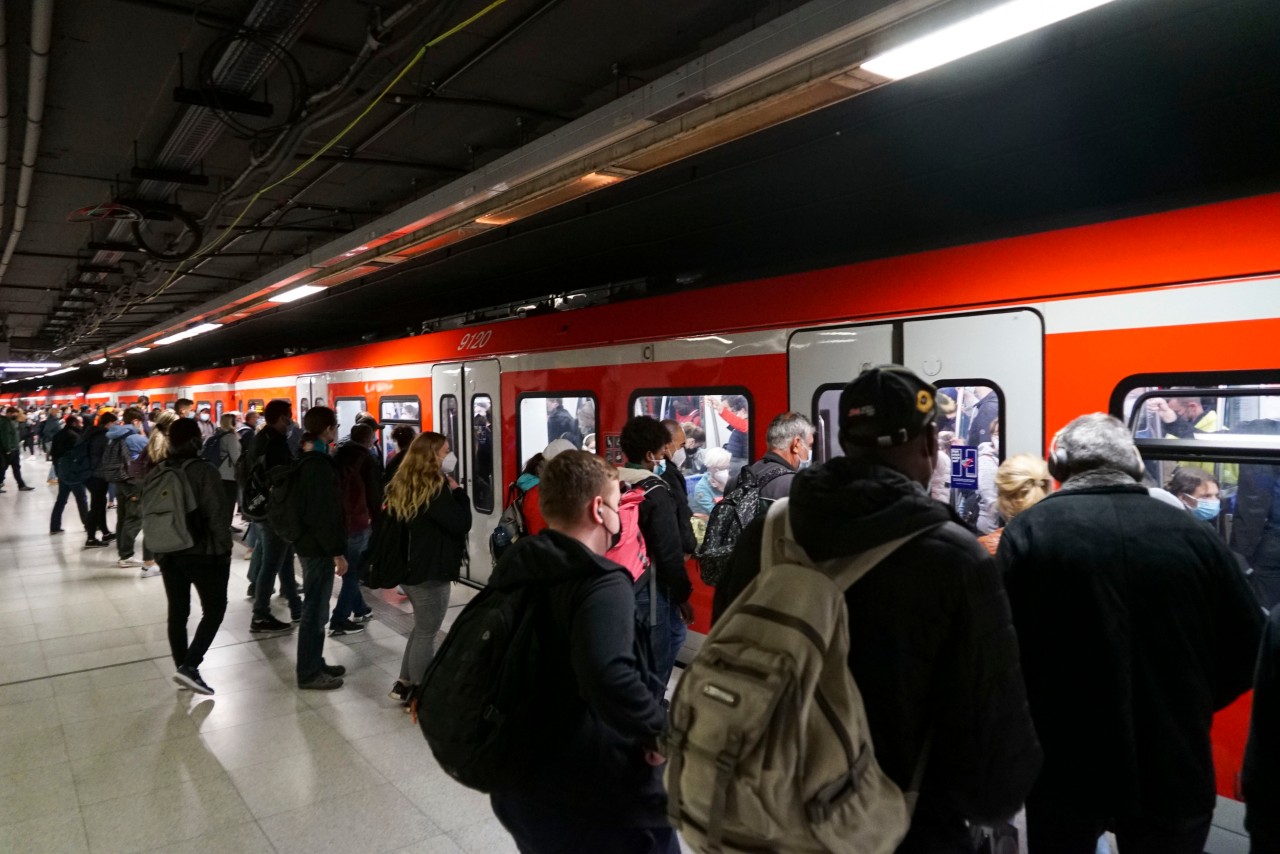 HVV in Hamburg: Mehreren wichtigen Strecken werden gesperrt (Archivfoto).