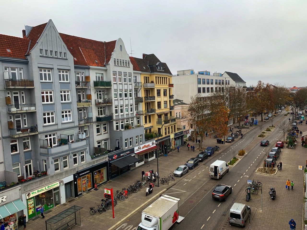 Blick vom Dach des Karstadt-Gebäudes auf die Osterstraße.