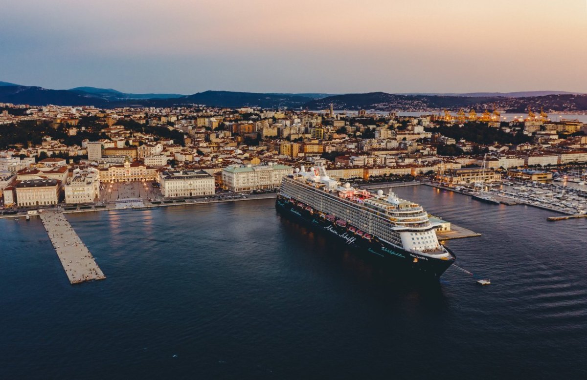 Mein Schiff.jpg