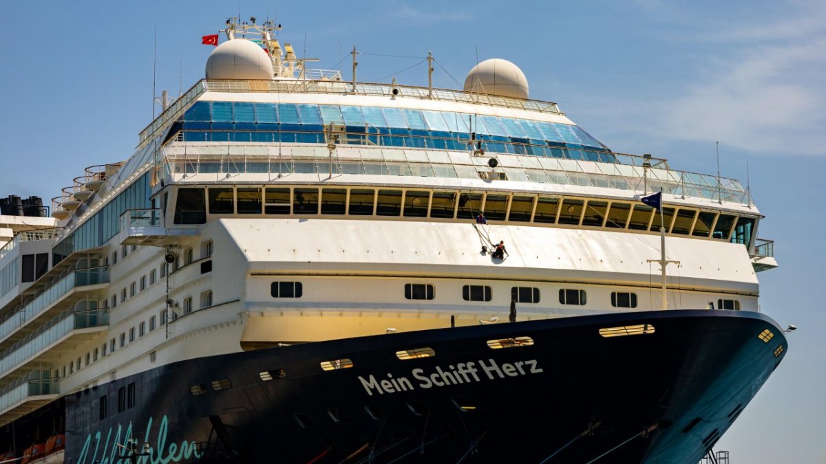 Mein Schiff.jpg