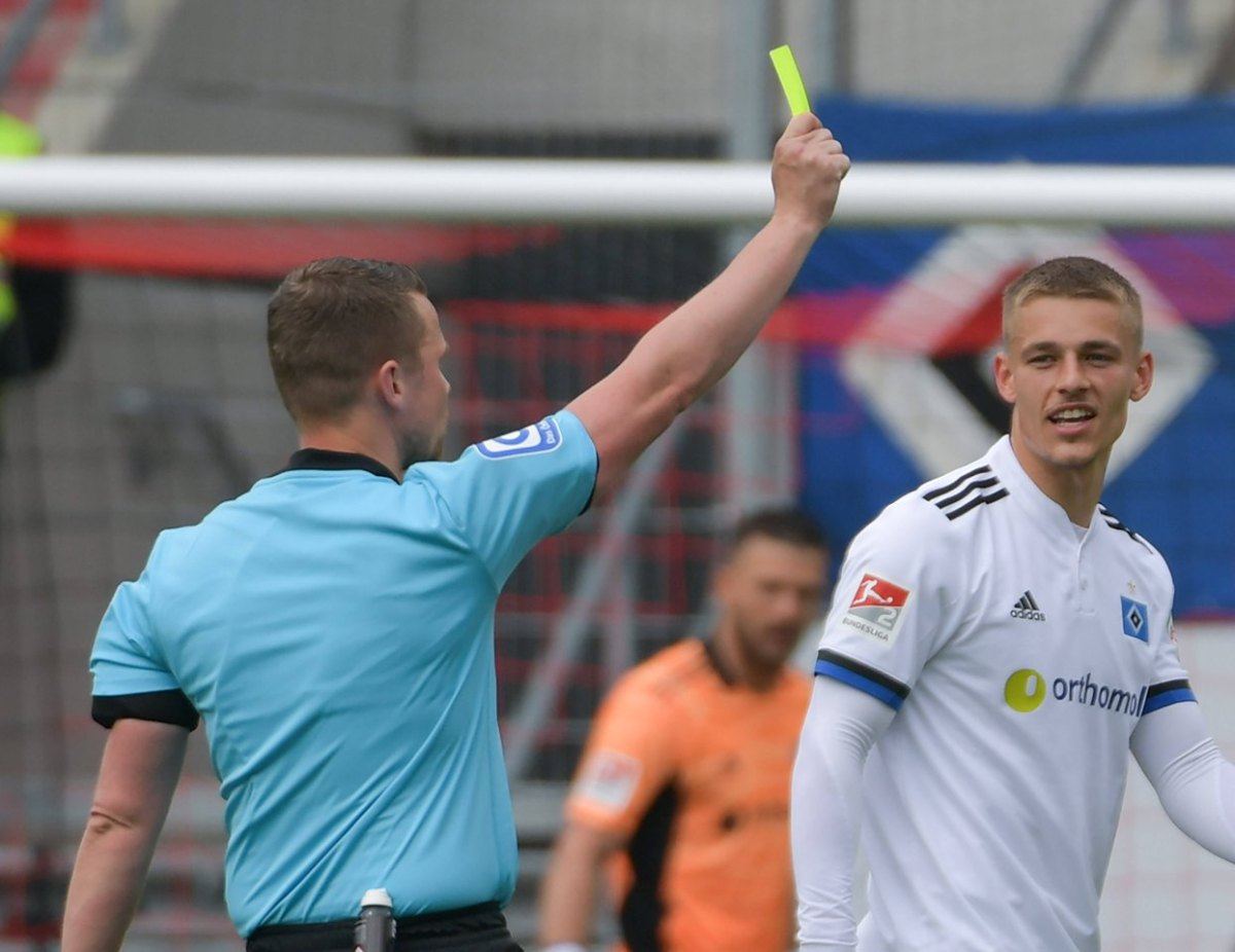 Für den Aufstieg in die erste Bundesliga: Hamburger SV verabschiedet sich  von Trainer Tim Walter