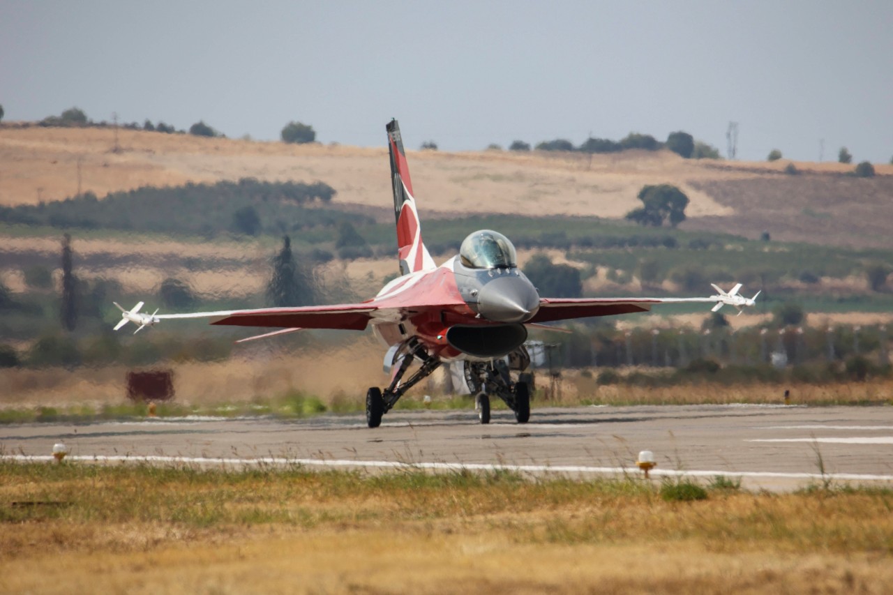 Eine dänische F16-Maschine.