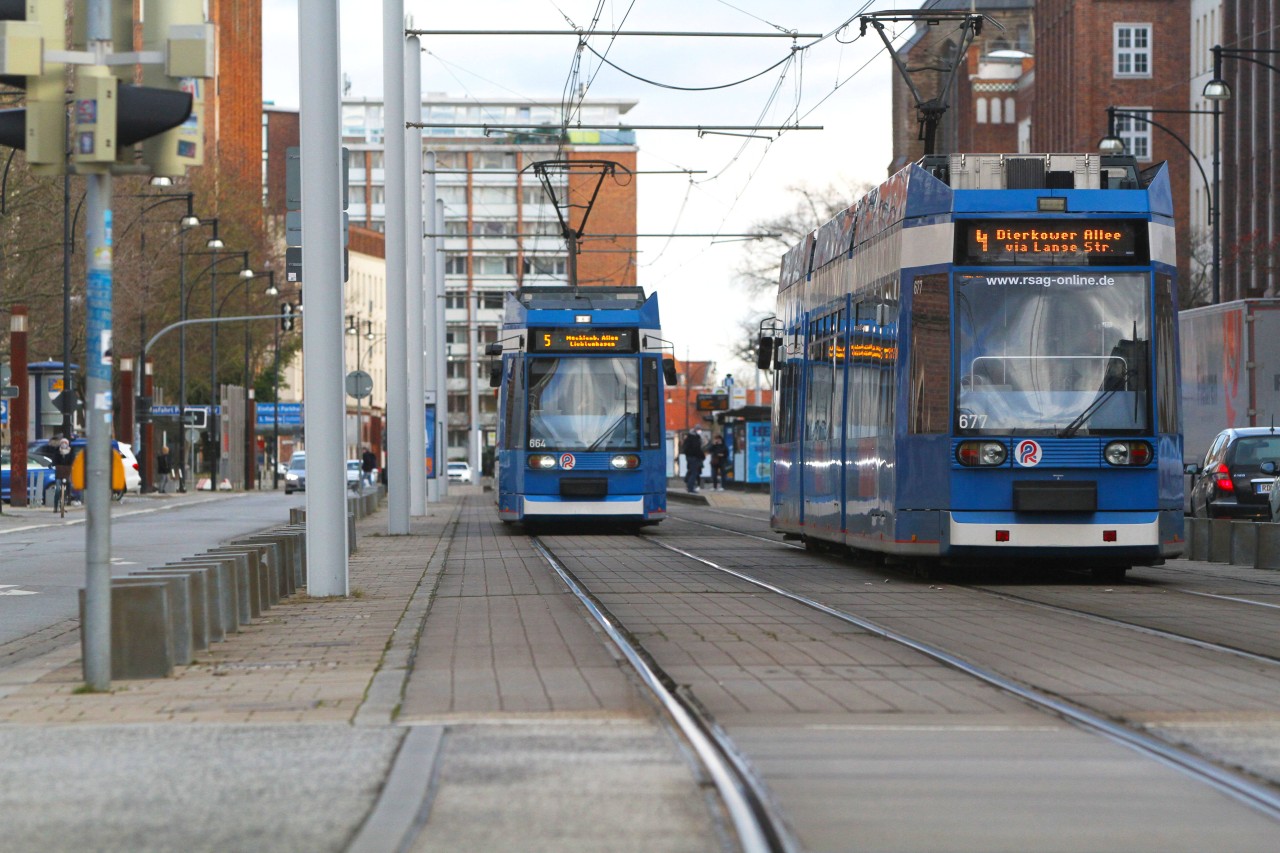 Auch der Nahverkehr soll für Urlauber in Rostock künftig digital buchbar sein. 