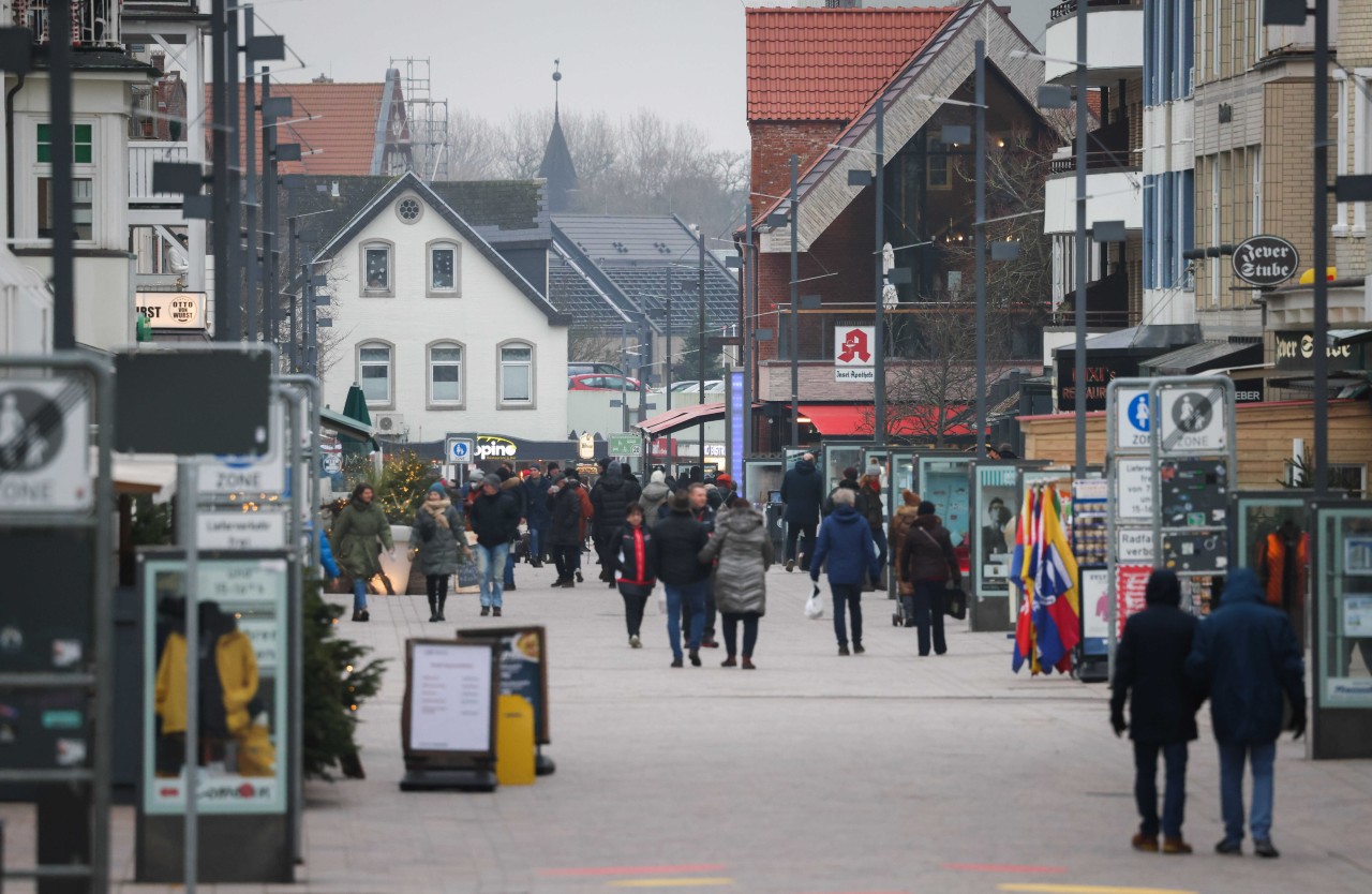 Besonders in Westerland stinkt es. Im Touristen-Hot Spot konzentrieren sich gleich mehrere Probleme auf Sylt. (Archivbild)