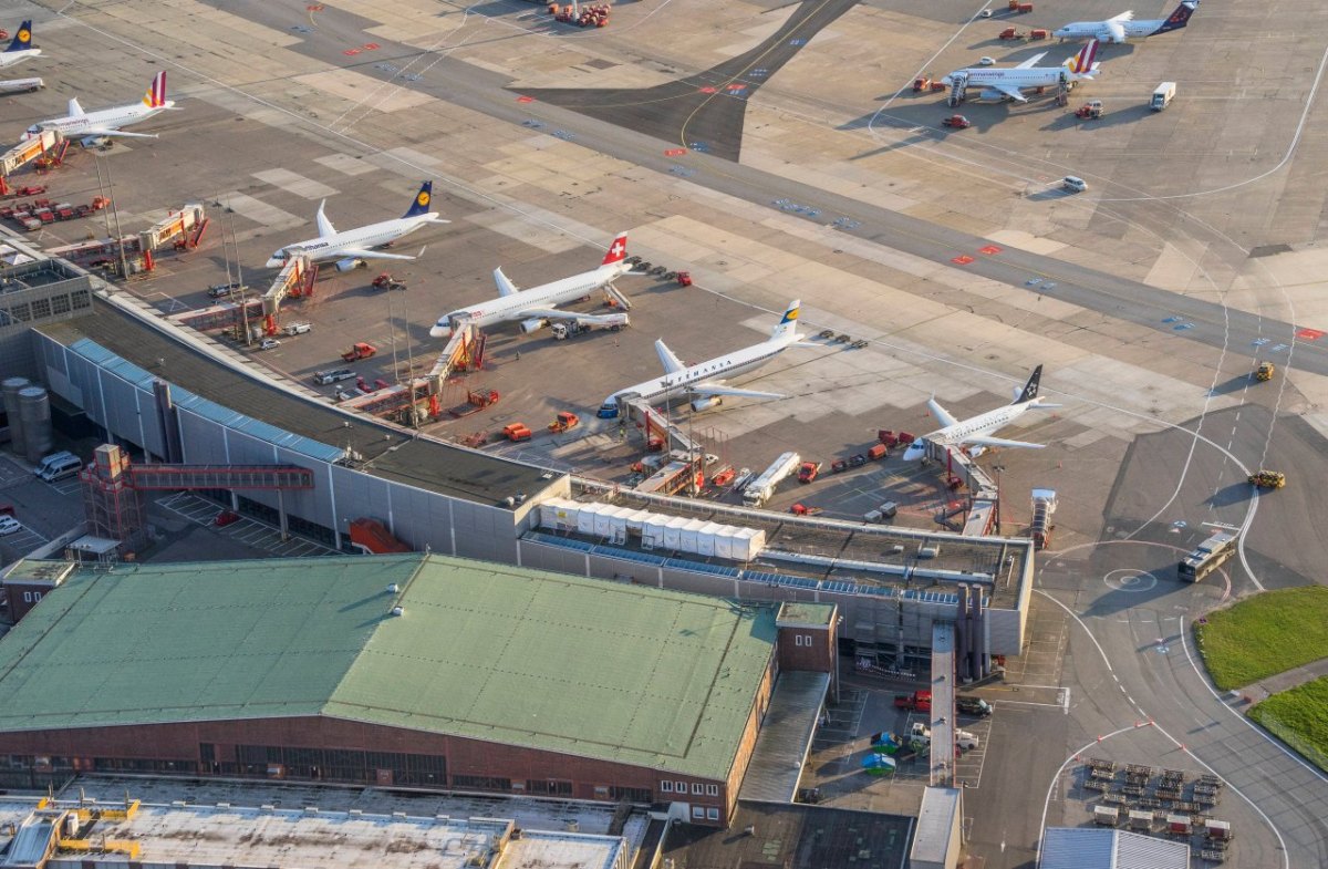 Flughafen Hamburg Airport.jpg