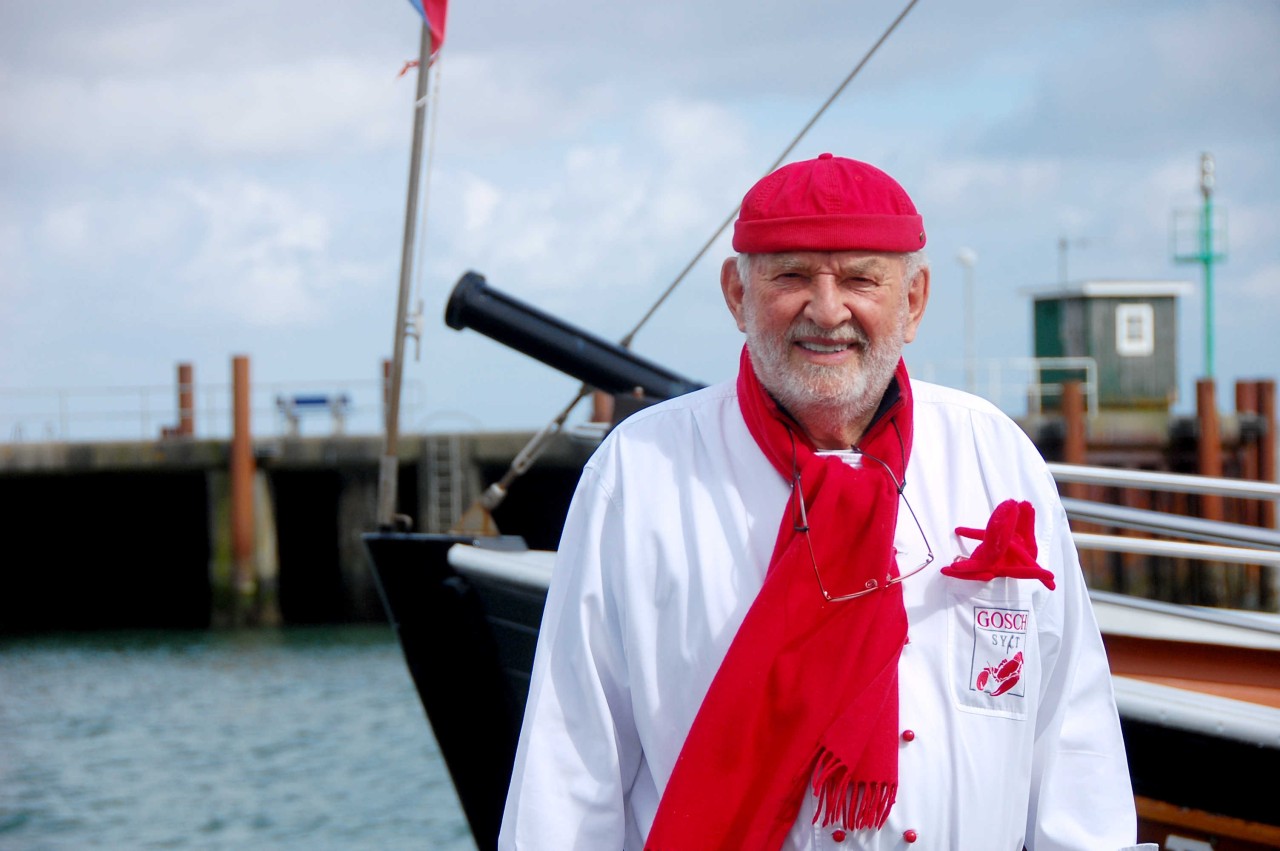 Sylts Fischkönig Jürgen Gosch hat große Probleme. Ihm fehlt viel Personal, um all seine Lokale gleichzeitig zu öffnen.