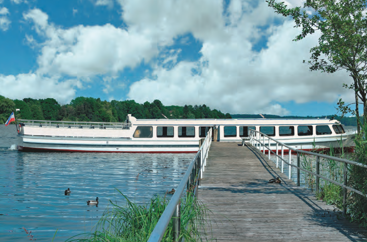 Der Kellersee östlich von Hamburg lässt auch bei einer Schiifffahrt erkunden.