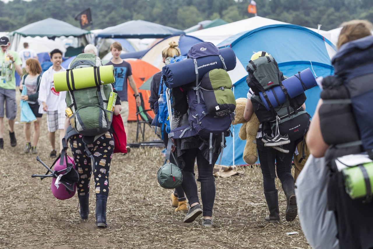 Camping gehört beim „Hurricane Festival“ dazu. Meistens stehen die Zelte am Morgen aber noch da, wo man sie abends betreten hat