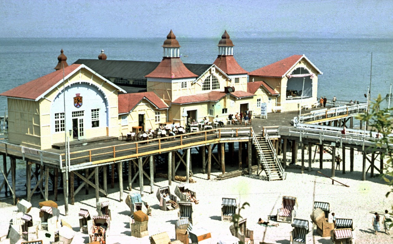 Rügen: Das Restaurant in Sellin im Jahr 1959.