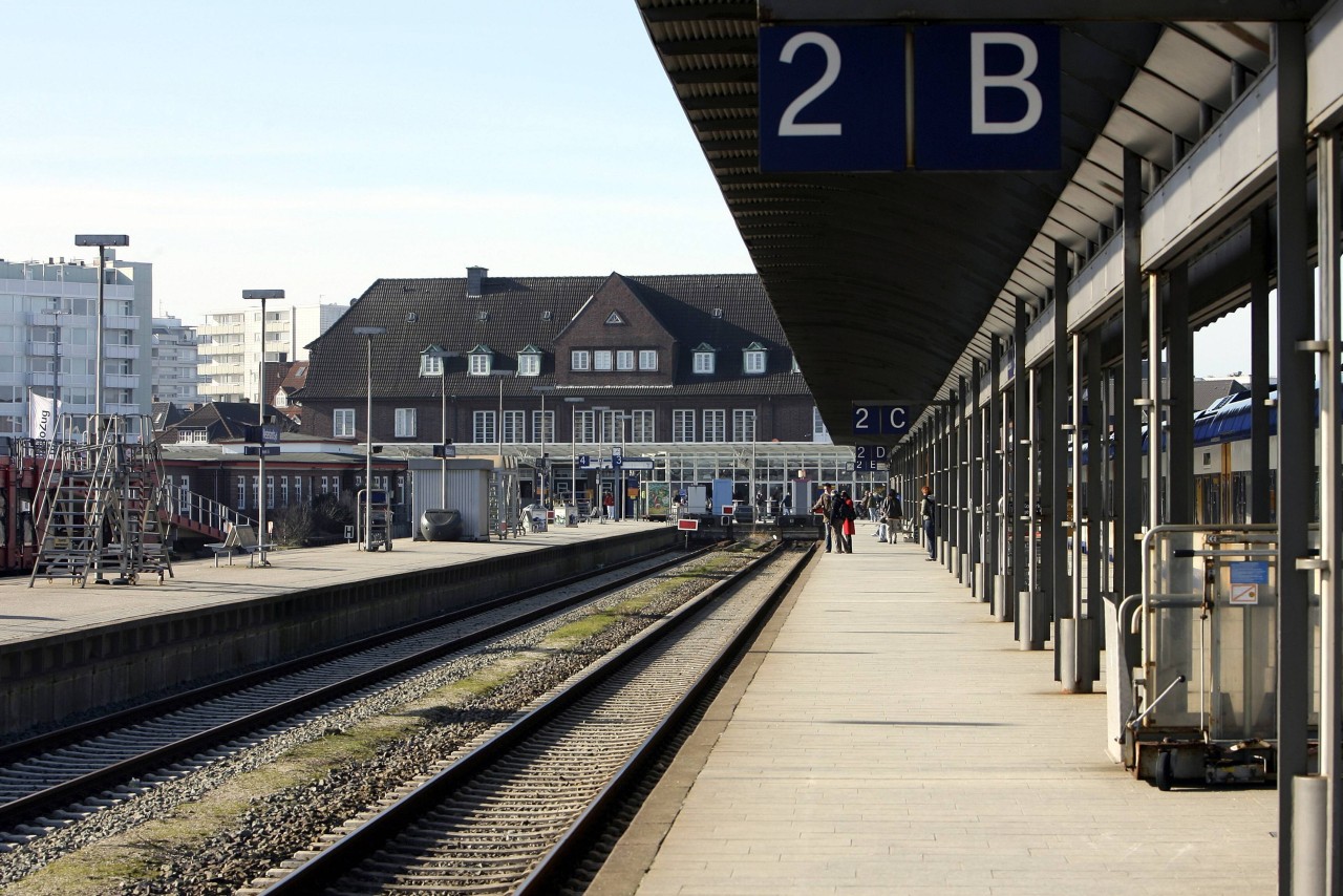 Der Bahnhof in Westerland auf Sylt. Die Insel hat sicherlich kein Bock auf Neonazis. Der Bahnhof in Westerland auf Sylt. Die Insel hat sicherlich kein Bock auf Neonazis.
