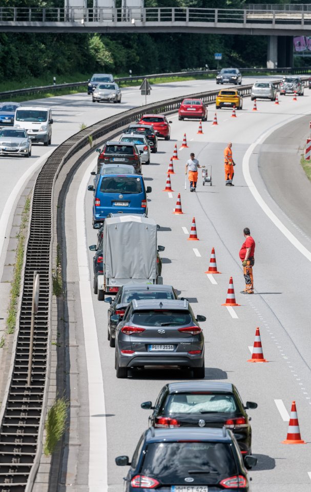 Hamburg A23 Stau.jpg