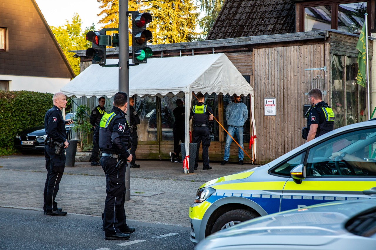 Die Polizei in Hamburg hat einen Verdächtigen festgenommen.