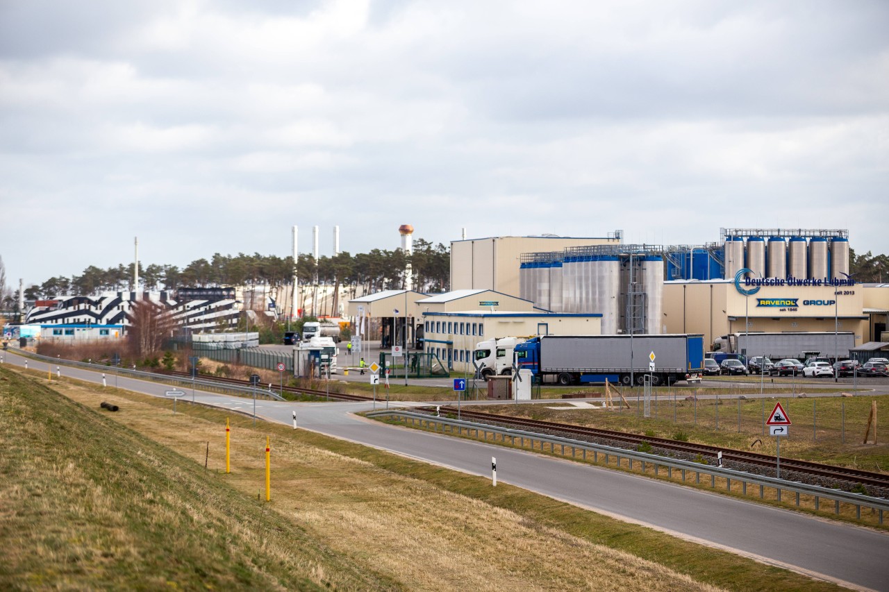 Ostsee: Blick auf die unweit von Lubmin (Landkreis Vorpommern Greifswald) gelegene Anlandestation der Gaspipeline Nord Stream 2.