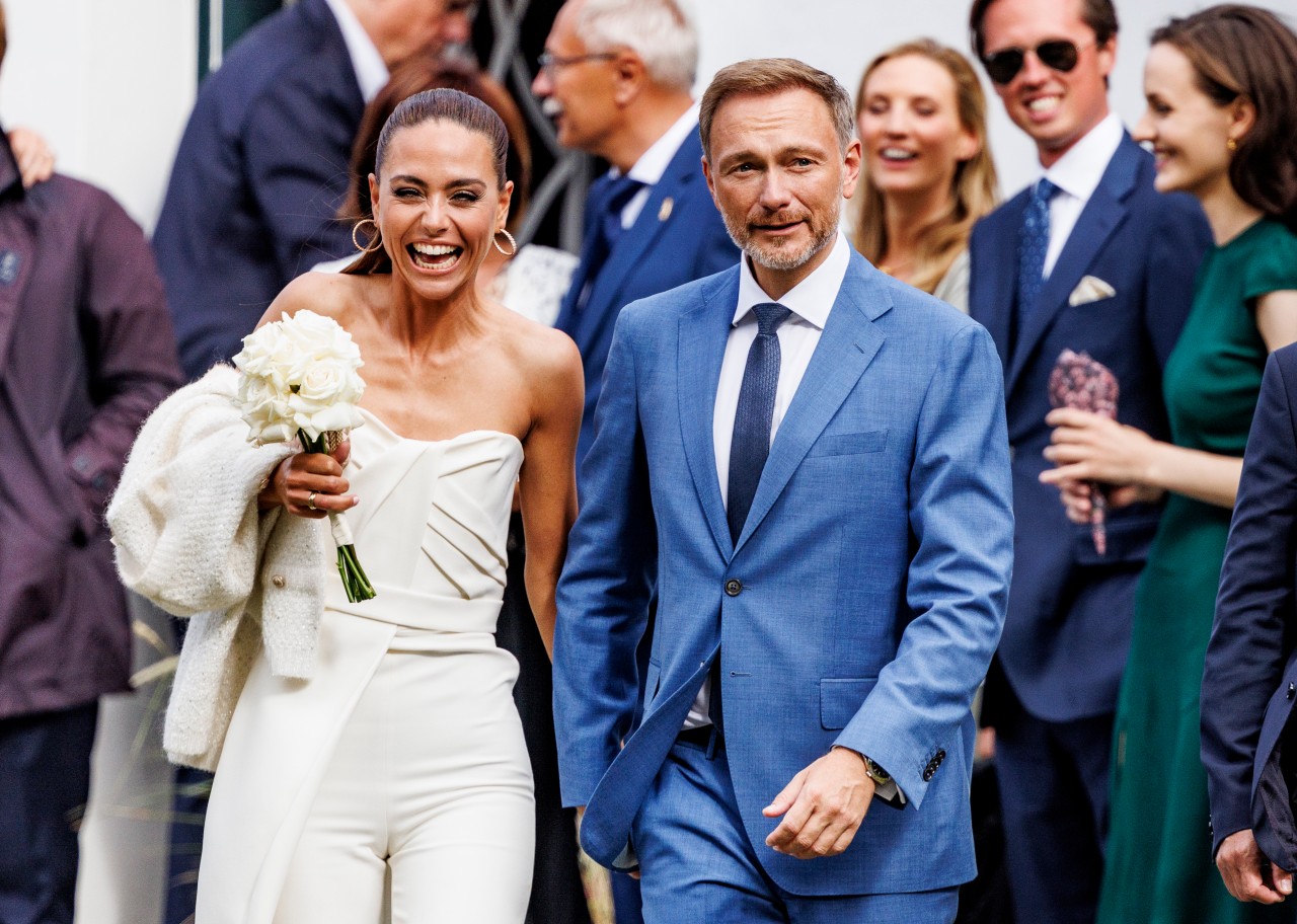 Das Brautpaar Franka Lehfeldt und Christian Lindner kriegt nach ihrer Hochzeit auf Sylt ordnetlich Gegenwind.