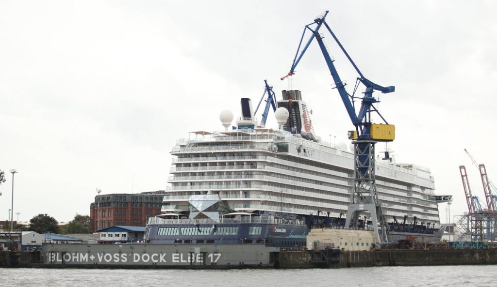 "Mein Schiff 3" in der Blohm+Voss-Werft Hamburg