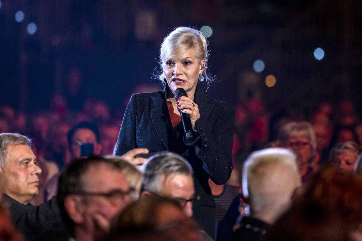 Ina Müller Bei Konzert Doppelt Auf Der Bühne Doch Nur Eine überzeugt Moinde 