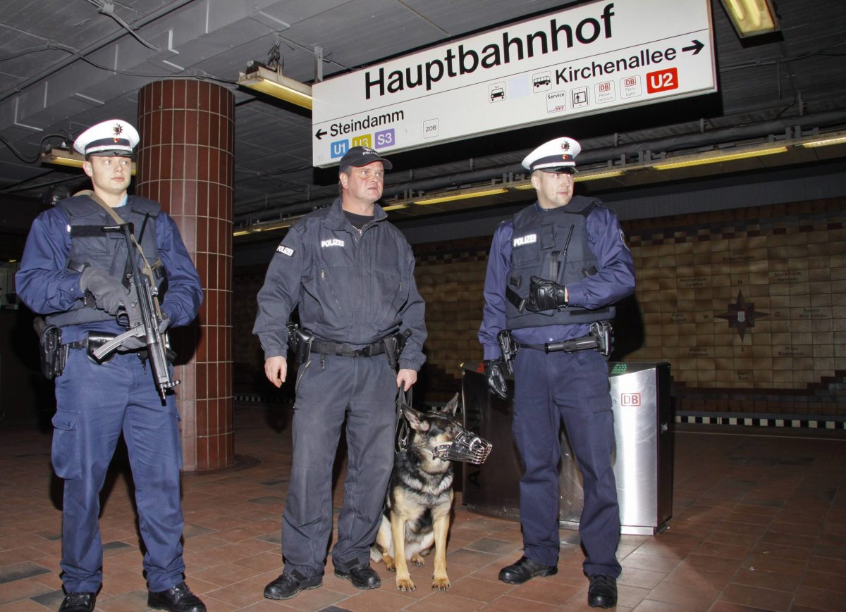 Die Polizei am Hauptbahnhof Hamburg
