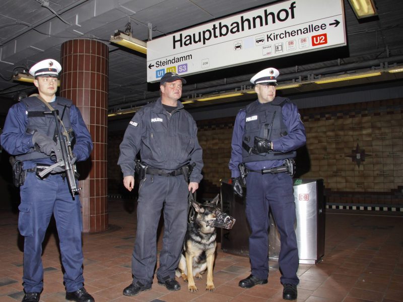 Die Polizei am Hauptbahnhof Hamburg