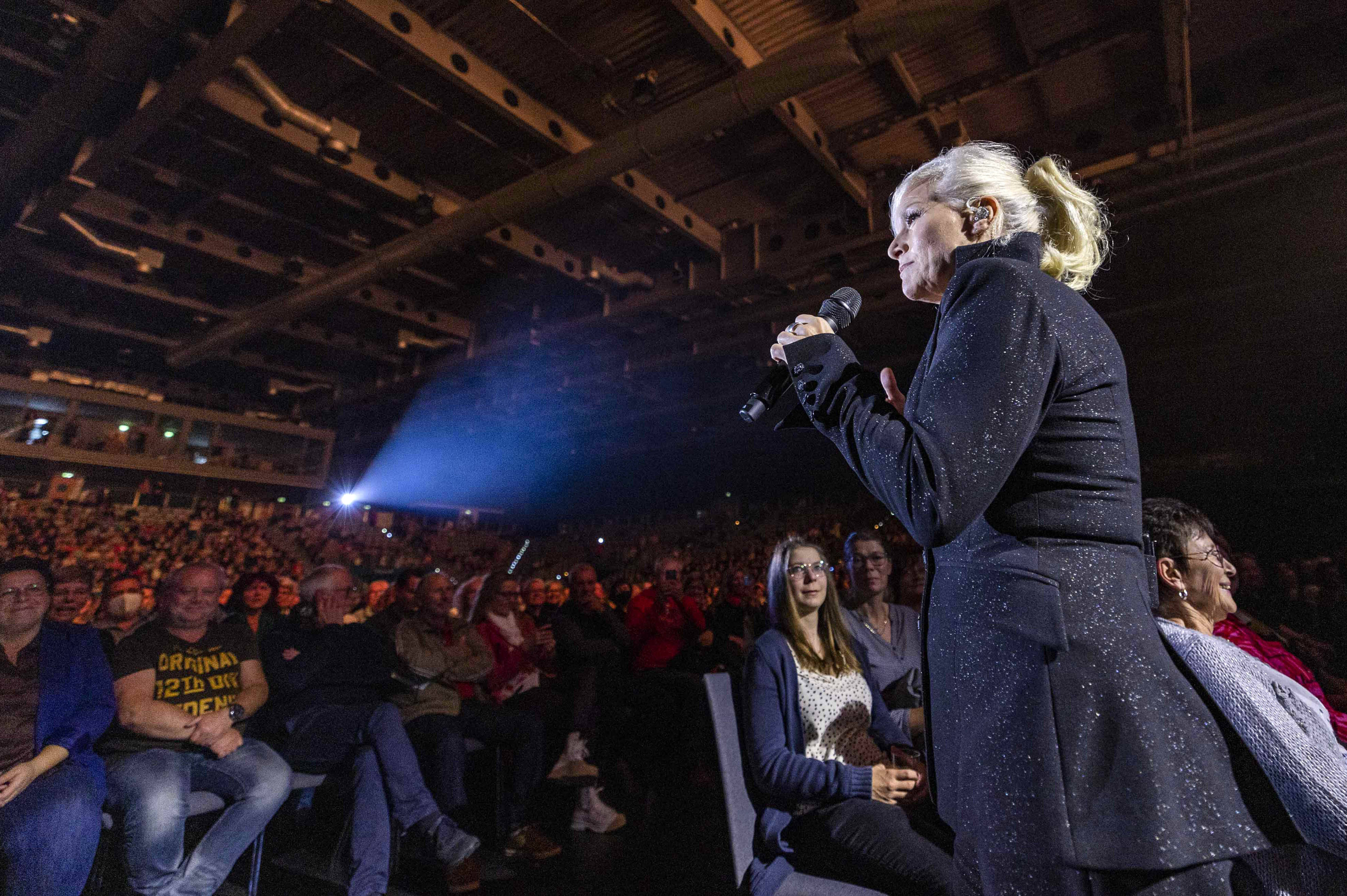 Ina Müller gibt Konzert in Wetzlar nicht nur Zuschauer reagieren