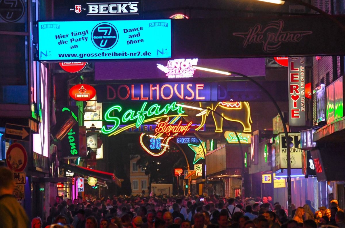 Hamburger Reeperbahn bei Nacht