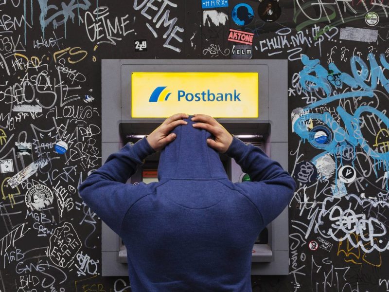 Postbank: Millionen Kunden können kein Geld mehr abheben – das steckt dahinter