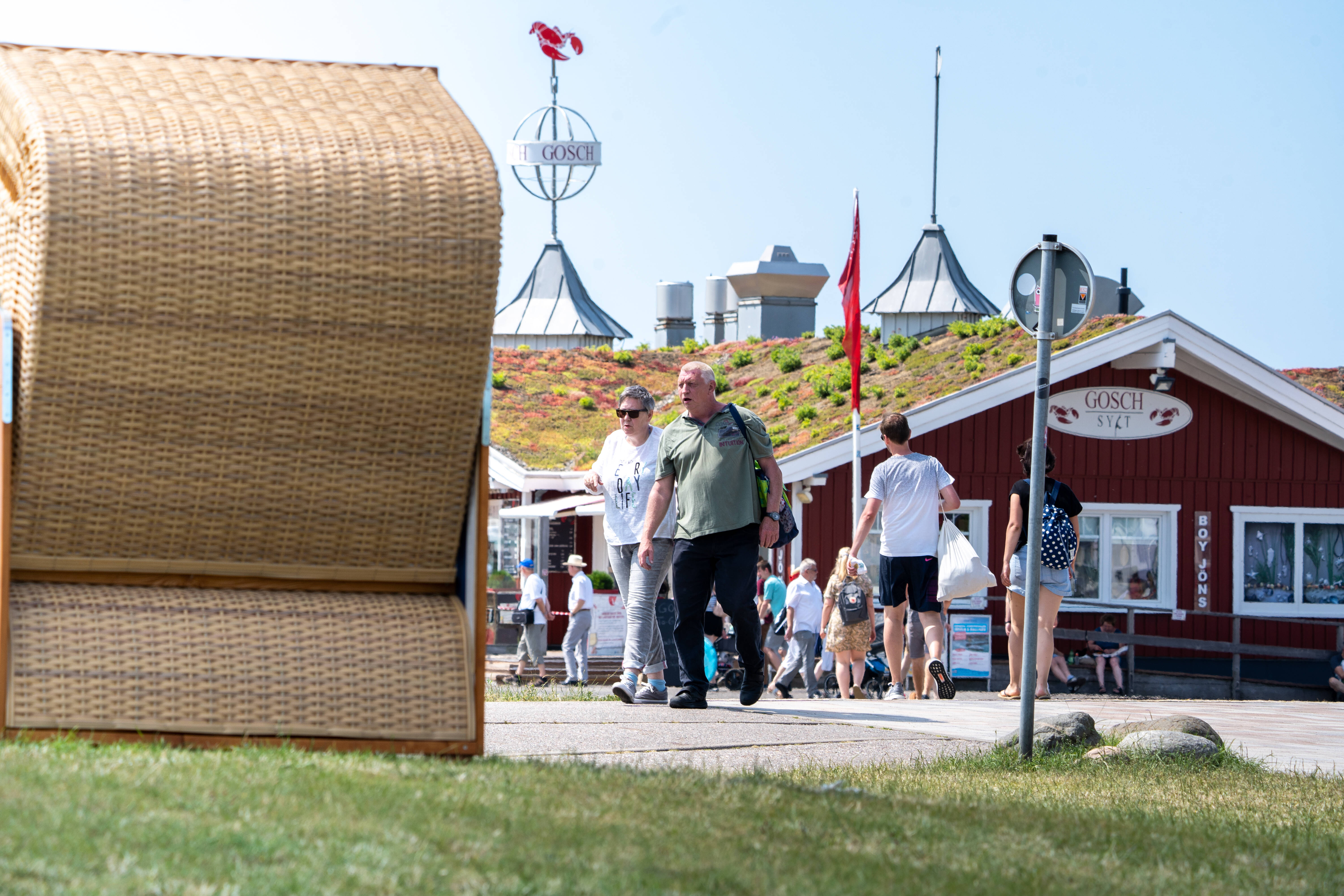 Gosch in St. Peter-Ording: Nordsee-Fans zerreißen sich das Maul übers Essen  - moin.de