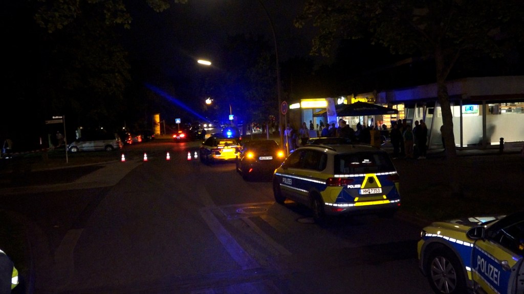Großeinsatz für die Polizei Hamburg am frühen Donnerstagabend.