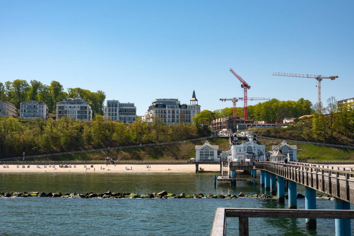 Sellin auf der Ostsee-Insel Rügen ist eine einzige Baustelle.