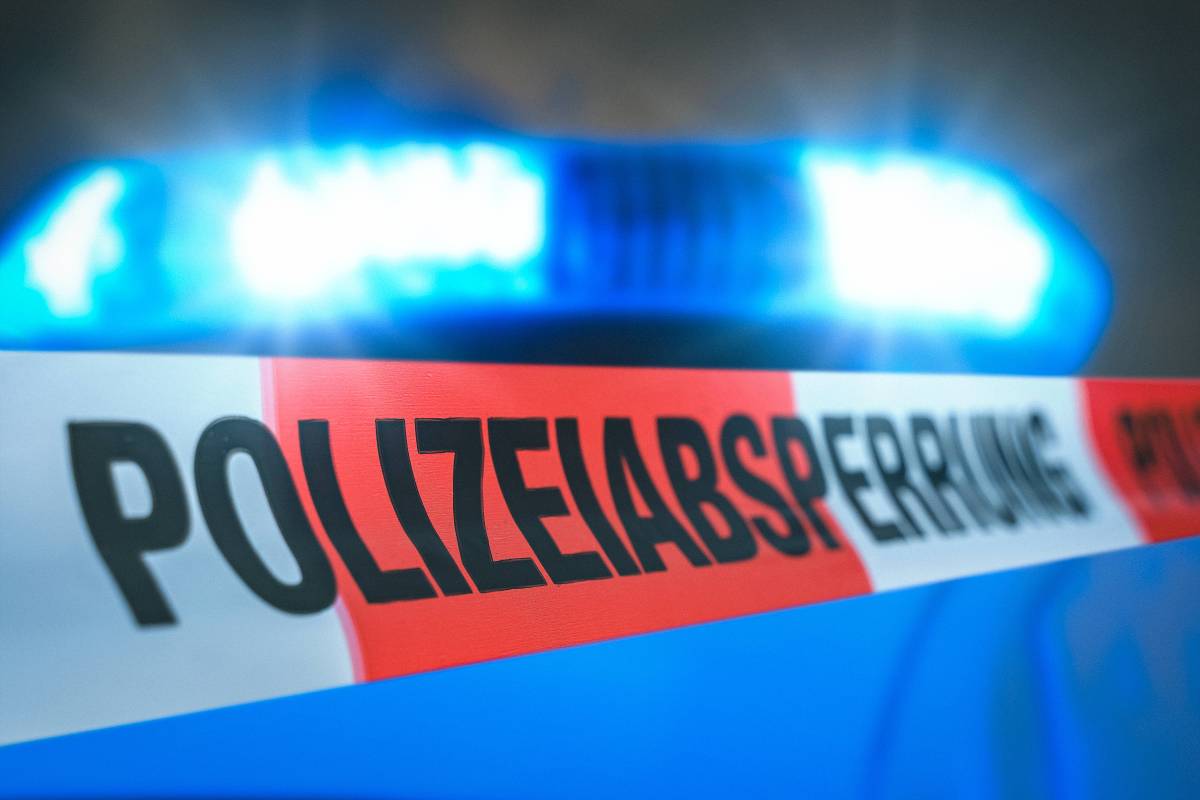 Ein Streit zwischen Männern endet blutig. Ein 23-Jähriger wurde nach Messerattacke in Hamburg-Borgfelde lebensgefährlich verletzt.
