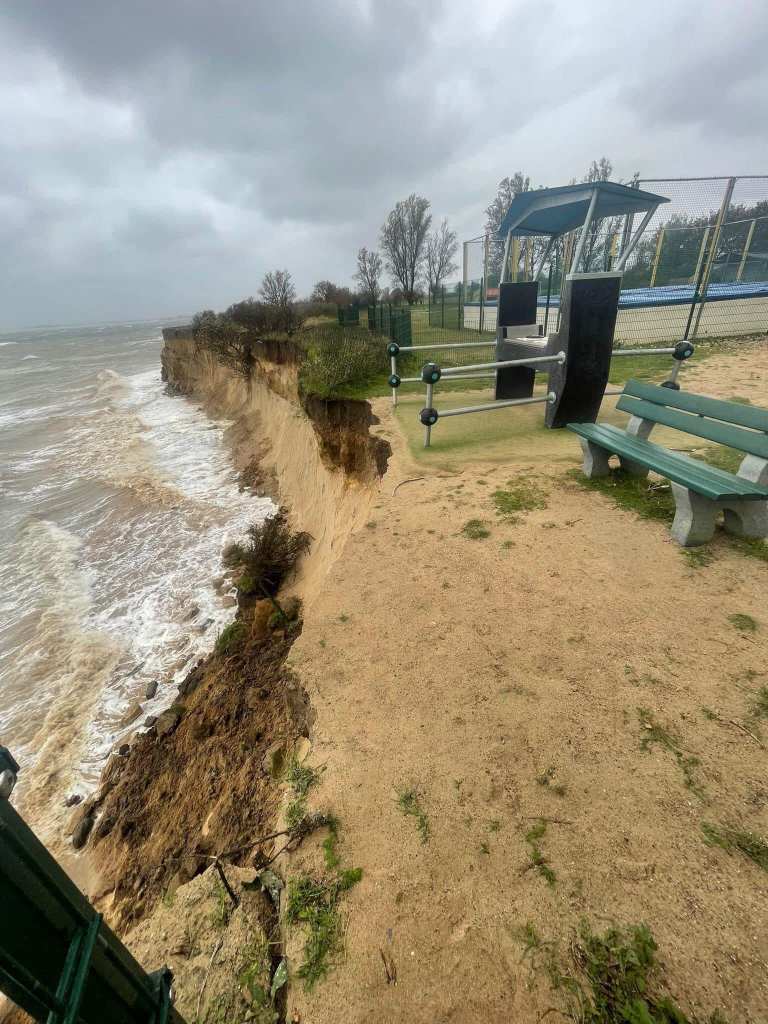 Entsetzliche Zerstörung auf der Ostseeinsel Fehmarn. Hier herrscht Gefahr.