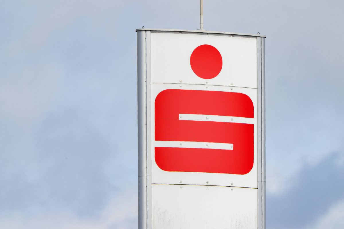 Sparkasse-in-gro-er-Sorge-schuld-ist-diese-schreckliche-Entwicklung