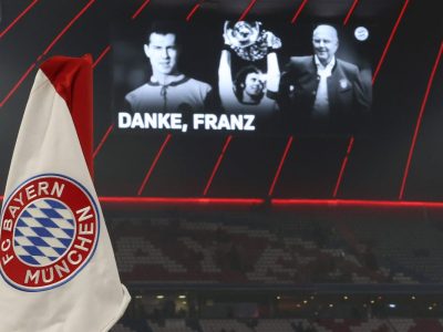 Bayern München ehrt Franz Beckenbauer.