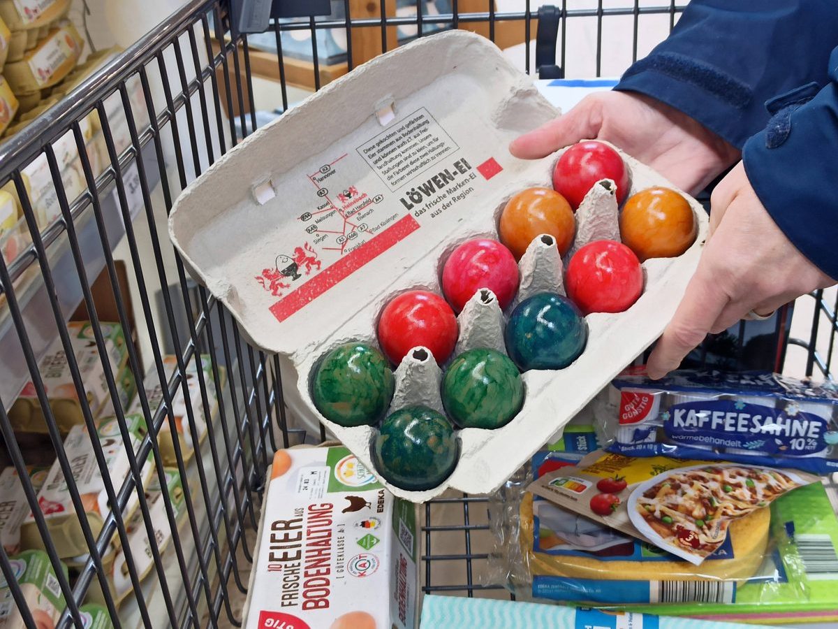 Kaufland, Aldi und Co: Eier-Drama zu Ostern? Kunden müssen aufpassen.